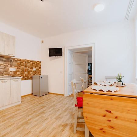 Anastasia Apartments With Parking Брашов Екстериор снимка