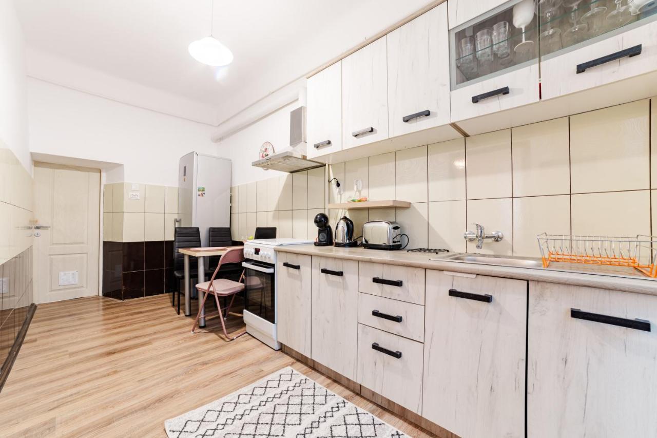 Anastasia Apartments With Parking Брашов Екстериор снимка