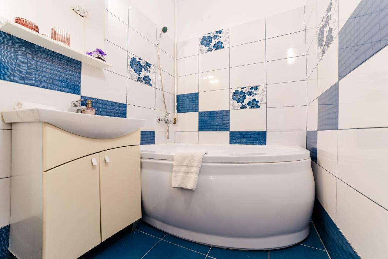 Anastasia Apartments With Parking Брашов Екстериор снимка