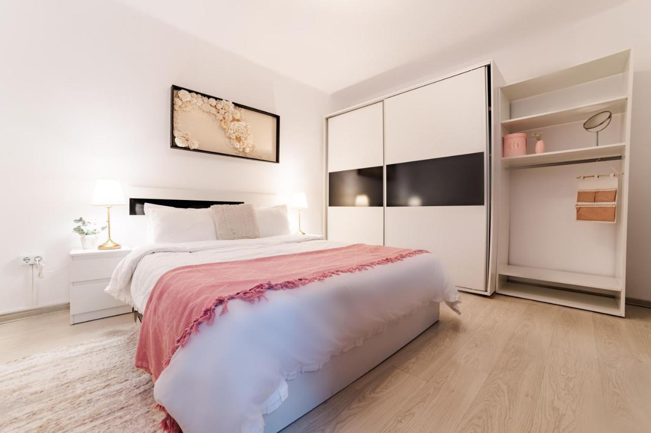 Anastasia Apartments With Parking Брашов Екстериор снимка