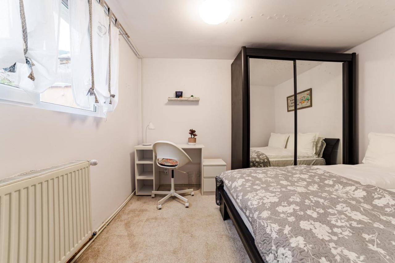 Anastasia Apartments With Parking Брашов Екстериор снимка