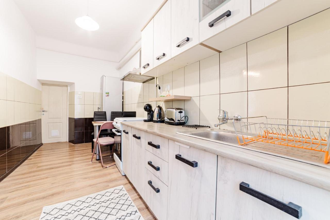 Anastasia Apartments With Parking Брашов Екстериор снимка