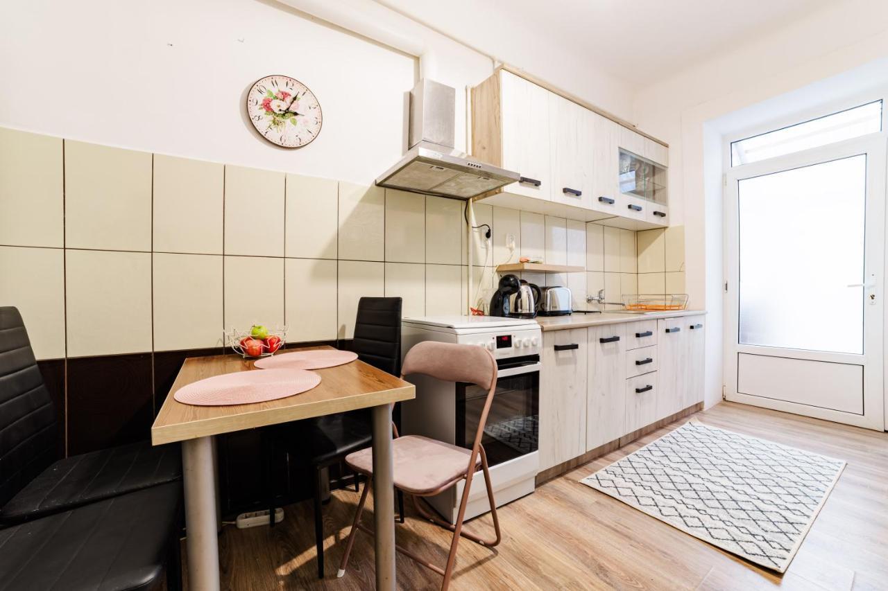 Anastasia Apartments With Parking Брашов Екстериор снимка