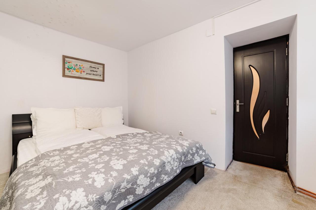 Anastasia Apartments With Parking Брашов Екстериор снимка