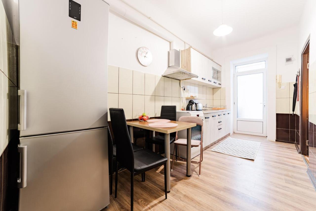 Anastasia Apartments With Parking Брашов Екстериор снимка