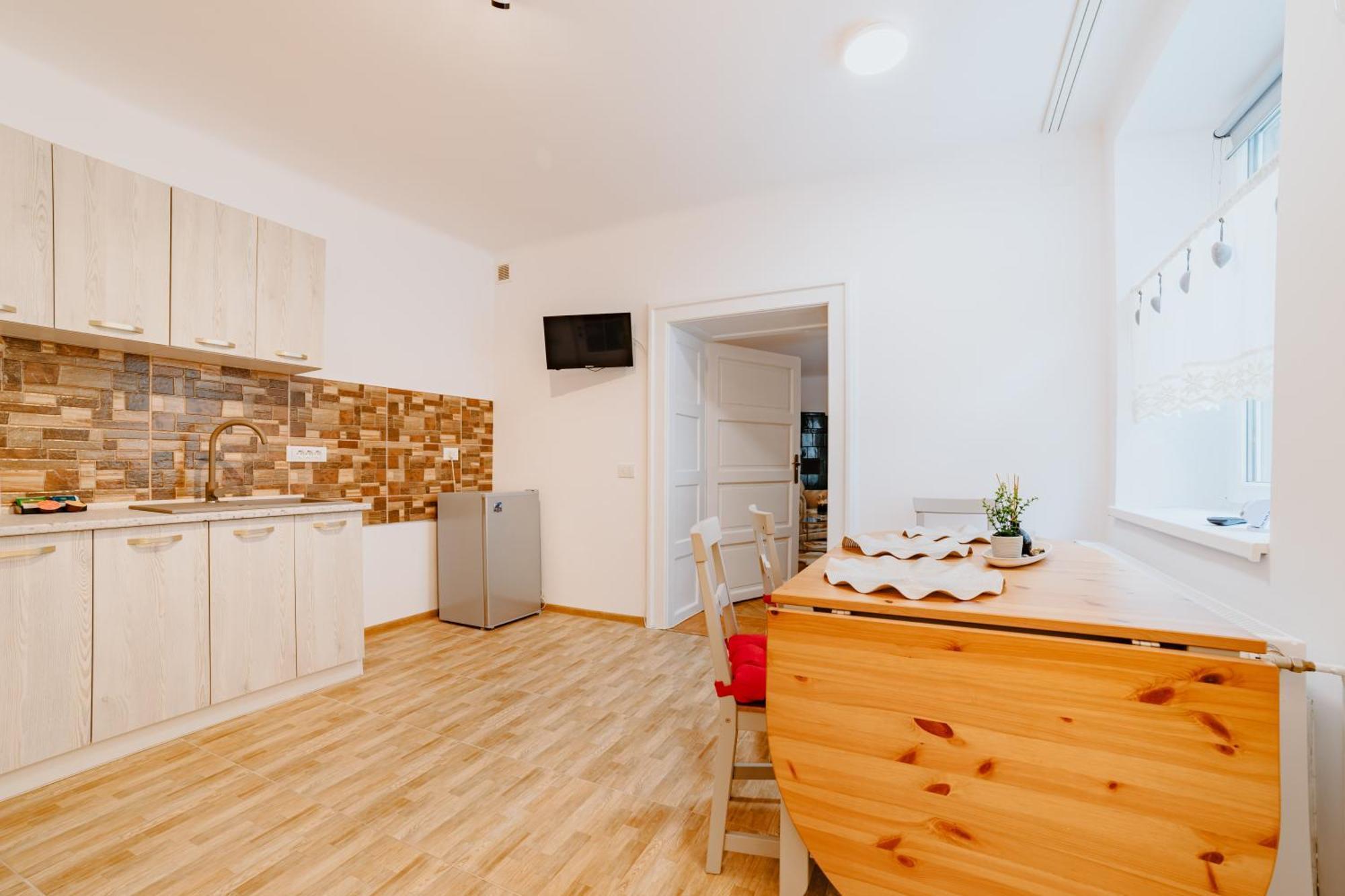 Anastasia Apartments With Parking Брашов Екстериор снимка