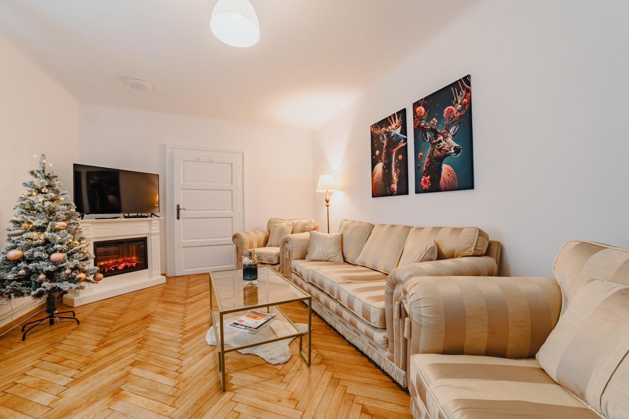 Anastasia Apartments With Parking Брашов Екстериор снимка