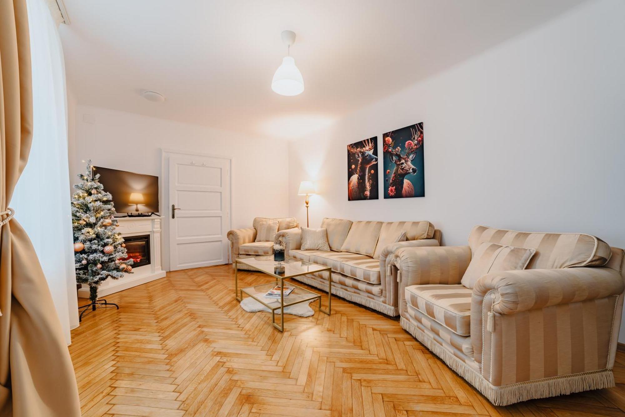 Anastasia Apartments With Parking Брашов Екстериор снимка