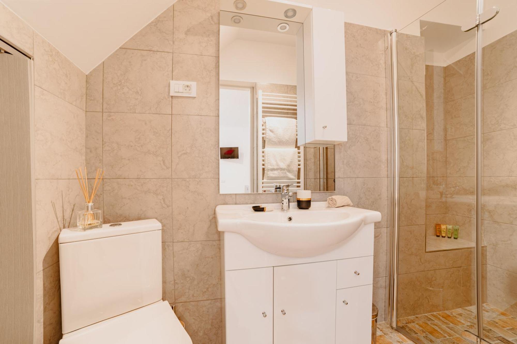 Anastasia Apartments With Parking Брашов Екстериор снимка